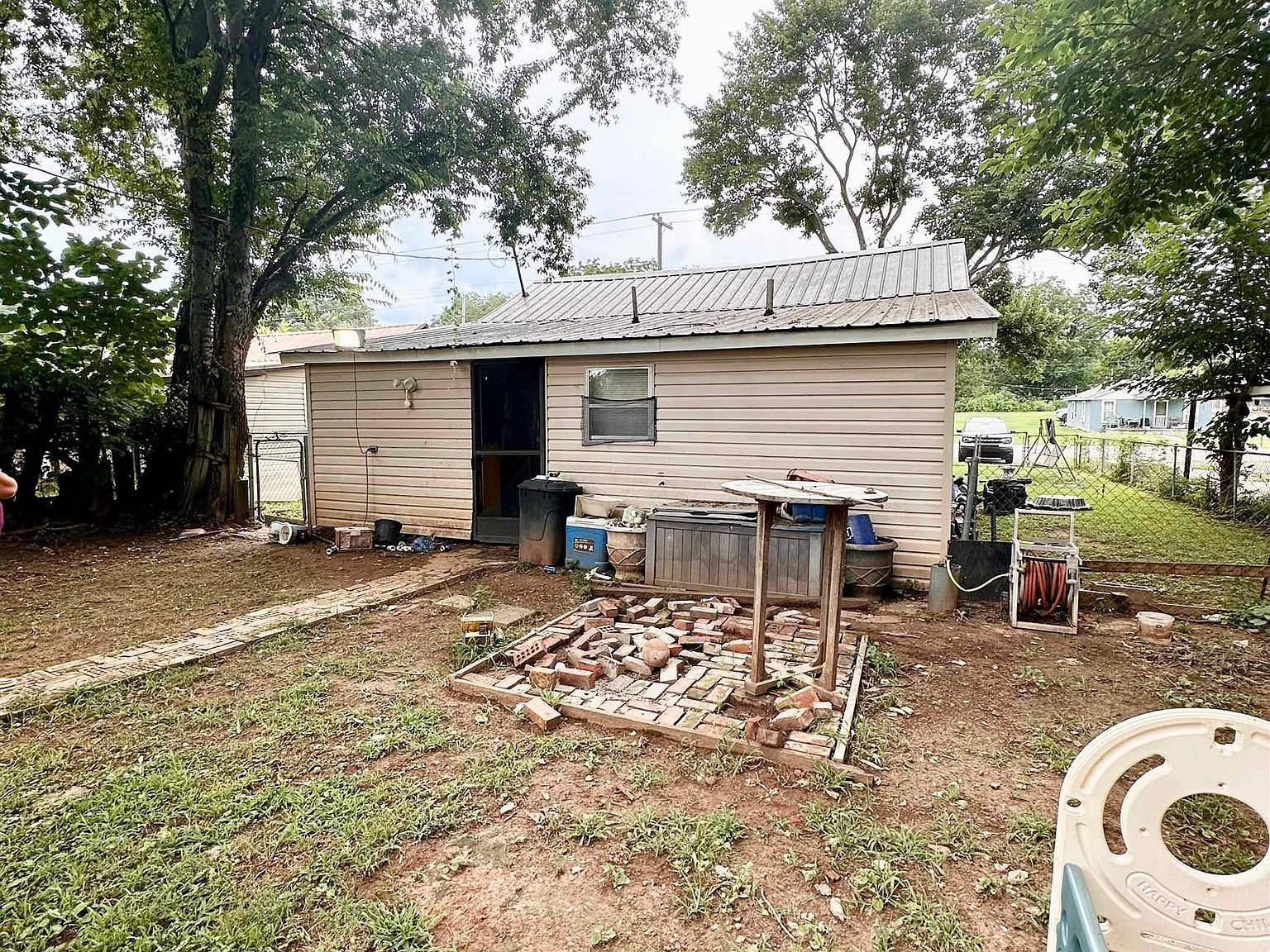 1212 Montgomery Ave Sheffield, AL 35660 | Single Family