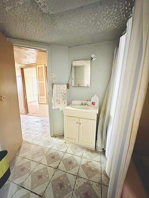 112 S Ash St Pecos, TX 79772 | Single Family