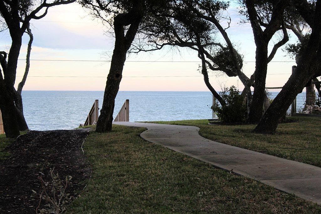 103 Boardwalk Ave Rockport, TX 78382  | Land/Lot