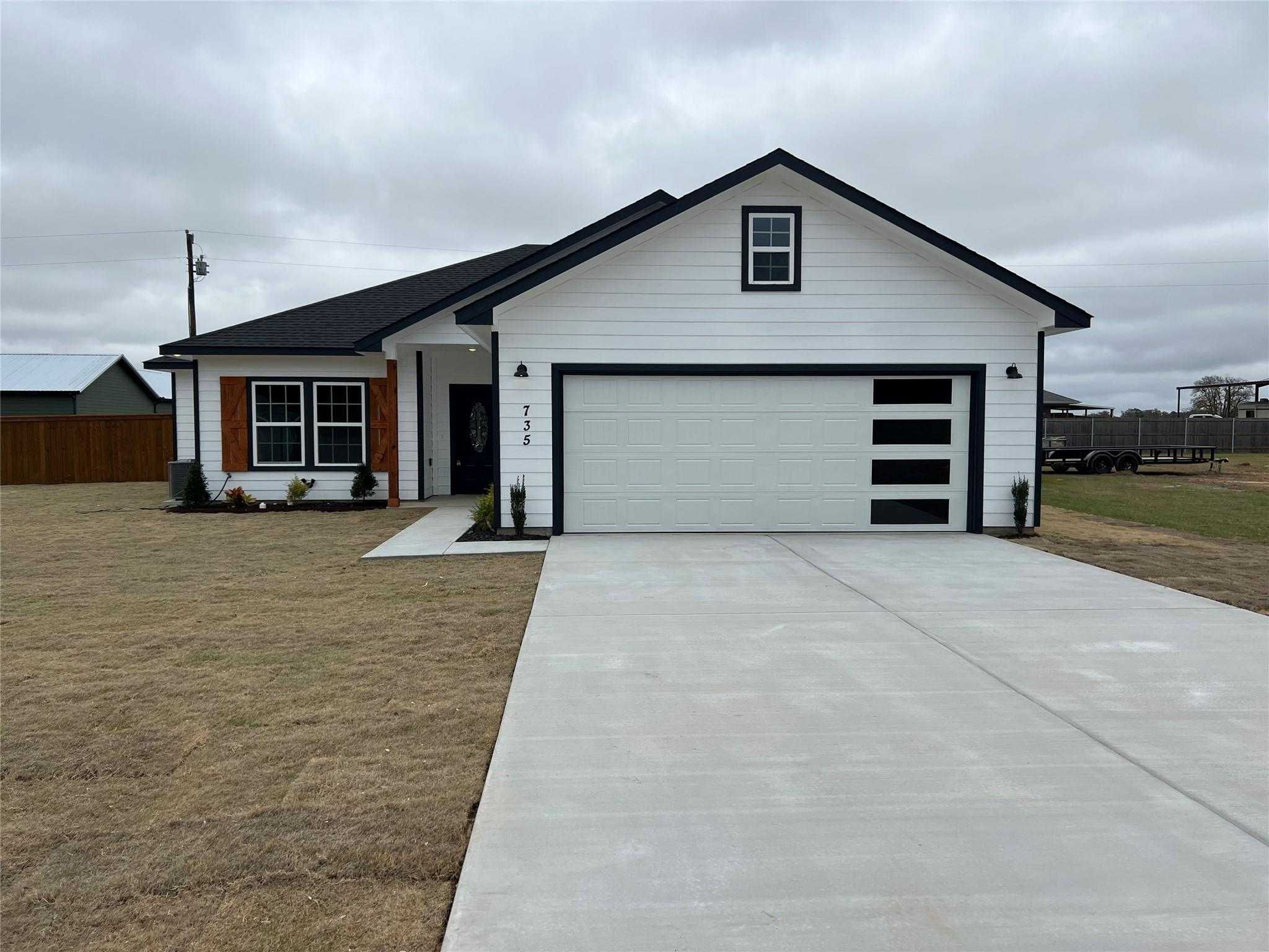 735 Daniel St, Blossom, TX, USA, 75416  | Single Family