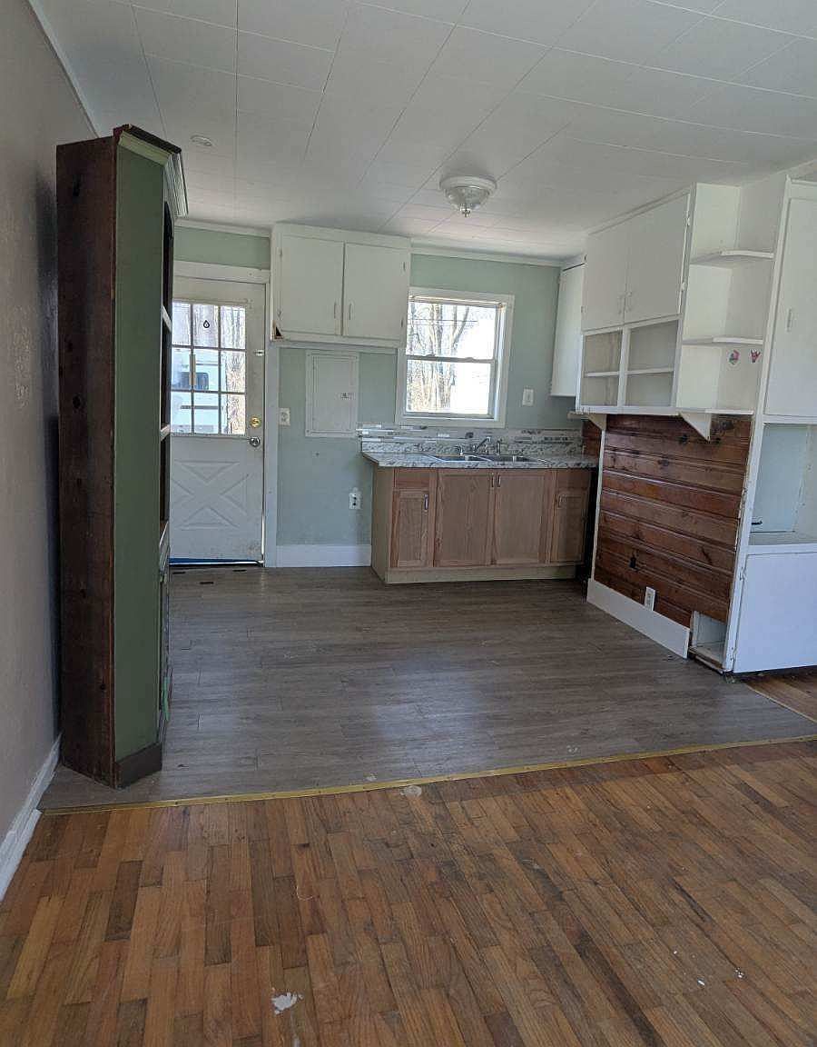 20150 Sherwood Rd Belleville, MI 48111  | Multi Family