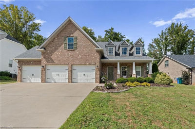 405 Meadowfield Run Clemmons, NC 27012