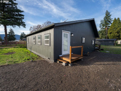 47875 Elgin Ave Oakridge, OR 97463