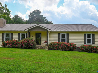 560 Phillips Dr Oneonta, AL 35121