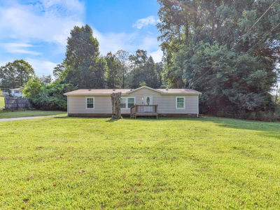 145 Bishop Ln Burns, TN 37029