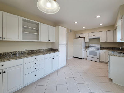 7600 Burgoyne Rd UNIT 114 Houston, TX 77063