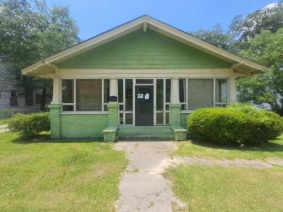 714 N 1st Ave Laurel, MS 39440