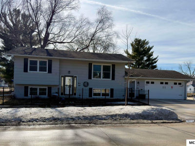 811 9th St NW Mason City, IA 50401