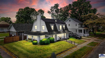 459 S 4th St Clinton, IN 47842