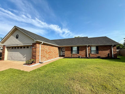 1302 Windover Ln West Memphis, AR 72301