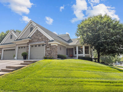 7021 Waterstone Ln Woodbury, MN 55125