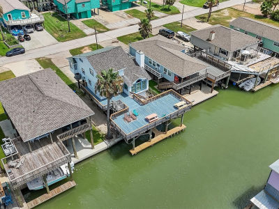 313 Schooner Dr Freeport, TX 77541