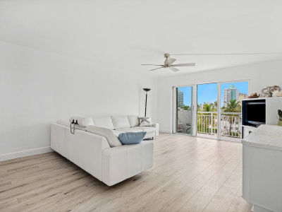 550 Bayshore Dr APT 506 Fort Lauderdale, FL 33304