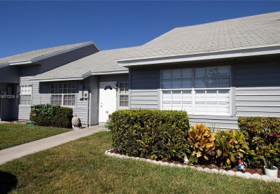 7131 Tam Oshanter Blvd North Lauderdale, FL 33068