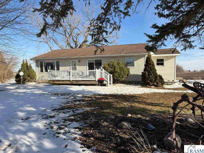 33276 830th Ave Madelia, MN 56062