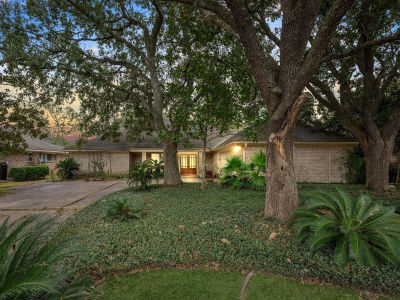 2719 E Pebble Beach Dr Missouri City, TX 77459