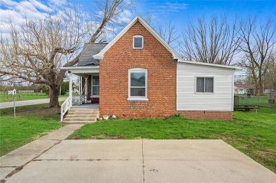 1612 S Jefferson St Paris, IL 61944