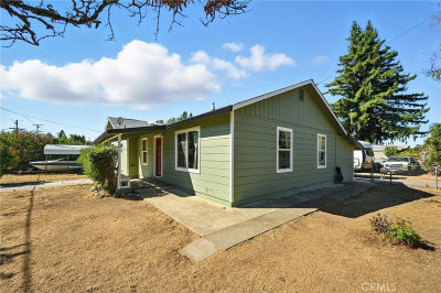 4397 Country Club Dr Lucerne, CA 95458