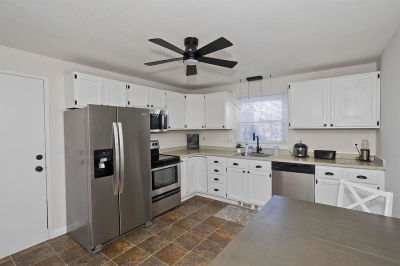 60 Chapin St APT D Holyoke, MA 01040