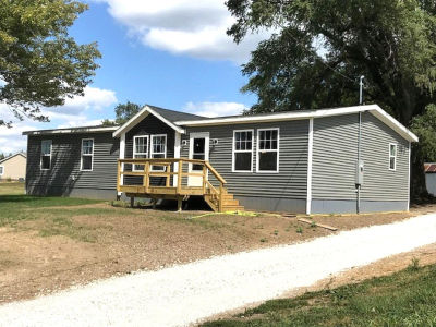 2042 Story Dr Knoxville, IA 50138