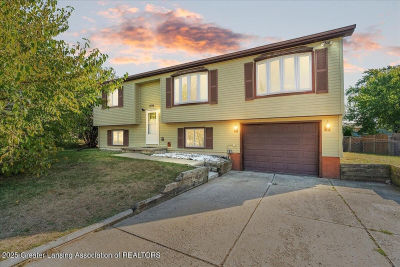 1596 Berkley Dr Holt, MI 48842