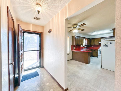 121 E 2nd St Custer City, OK 73639