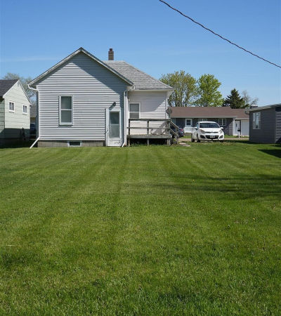608 E Maple St Parkston, SD 57366