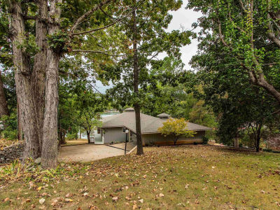 28 N Lakeshore Dr Cherokee Village, AR 72529