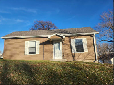 161 S Walnut St Avoca, IA 51521