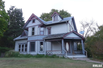 1202 Adams St Davenport, IA 52803
