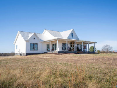 400 Eberhart Rd SE Fort Payne, AL 35967