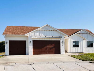 910 Johnson Creek Court Ct Harrisburg, SD 57032