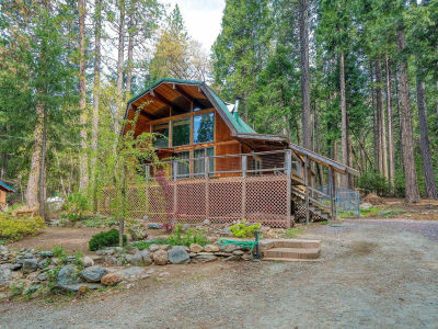27 Oak Ln Sierra City, CA 96125