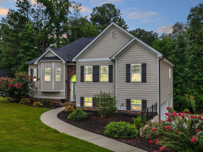 97 Denny Cir Dallas, GA 30157