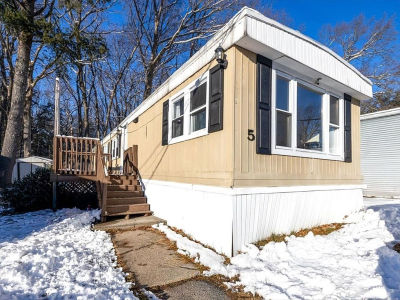 5 Alpine St Rockland, MA 02370