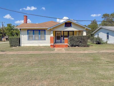 512 SW 2nd St Kerens, TX 75144