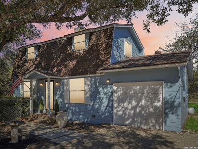 850 Riviera Dr Canyon Lake, TX 78133