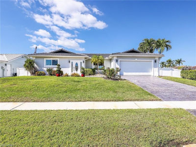 84 Gulfport Ct Marco Island, FL 34145