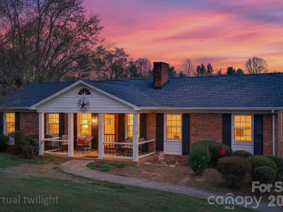 708 Wilmore St NE Lenoir, NC 28645