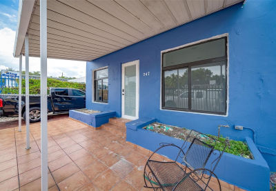247 NW 54th St Miami, FL 33127