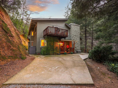 19563 Roaring Brook Way Lakehead, CA 96051