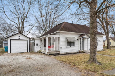 915 5th St Osawatomie, KS 66064