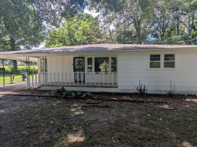 215 Mayo Dr Piggott, AR 72454