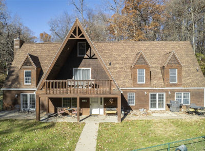 3098 Sandy Beach Rd NE Solon, IA 52333