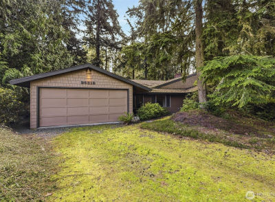20319 92nd Ave W Edmonds, WA 98020