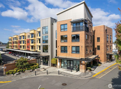 210 W Pioneer Ave UNIT 207 Puyallup, WA 98371