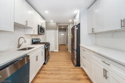 835 S 14th St Newark, NJ 07108