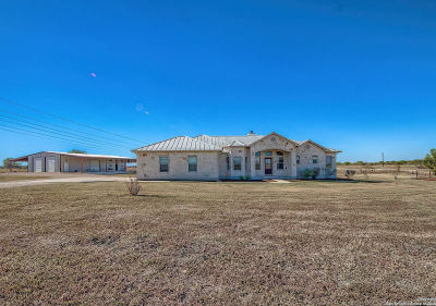 240 Glory Marion, TX 78124