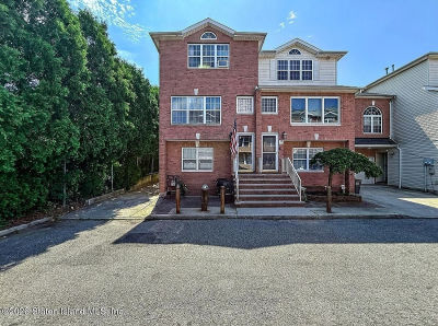 35 Daniella Ct Staten Island, NY 10314
