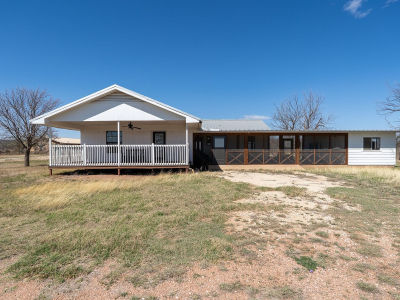 909 Crockett St Santa Anna, TX 76878